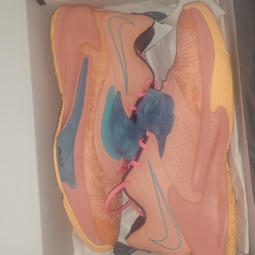 Nike freak